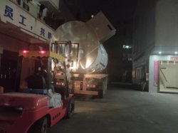 深夜發往廣州項目4萬風量噴淋塔活性炭吸附箱除霧器