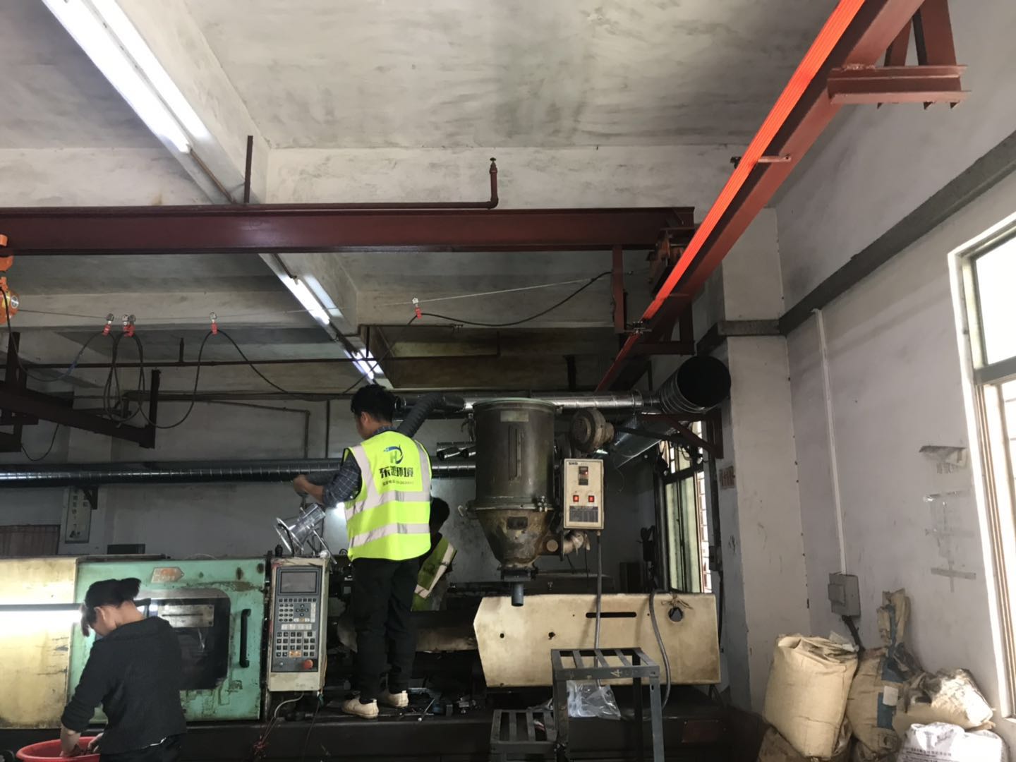 廢氣處理系統安裝現場